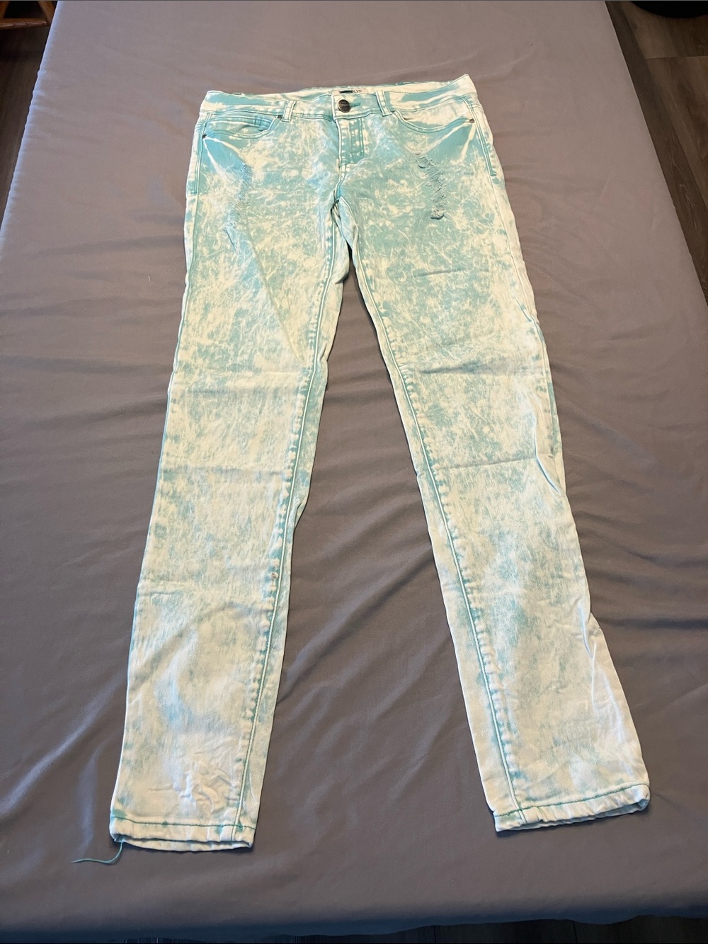 Women’s Straight Leg Jeans in Washed Aqua